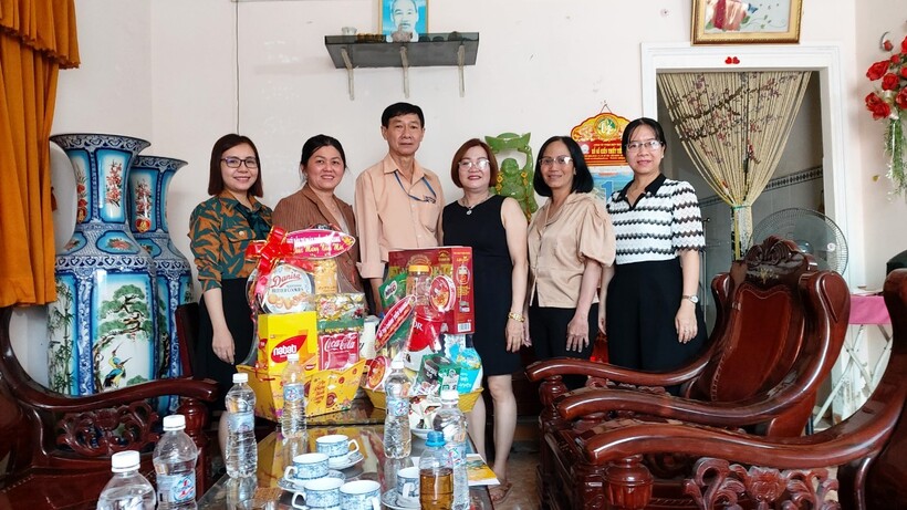 Quỹ Đầu tư phát triển tỉnh Tiền Giang: Tổ chức thăm tặng quà cán bộ nghỉ hưu nhân dịp Tết Nguyên đán Giáp Thìn năm 2024