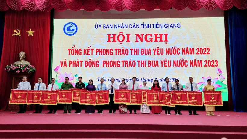 Quỹ Đầu tư phát triển tỉnh Tiền Giang: Vinh dự nhận Cờ thi đua của Ủy ban nhân dân tỉnh cho Tập thể có thành tích xuất sắc năm 2022